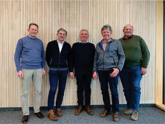 Neue und alte Führungsmannschaft der ARGE Deutsches Braunvieh. v.l. Dr. Franz Birkenmaier, Dr. Alfred Weidele, Christoph Nieberle, Norbert Meggle und Hans-Peter Vetter Neue und alte Führungsmannschaft der ARGE Deutsches Braunvieh. v.l. Dr. Franz Birkenmaier, Dr. Alfred Weidele, Christoph Nieberle, Norbert Meggle und Hans-Peter Vetter