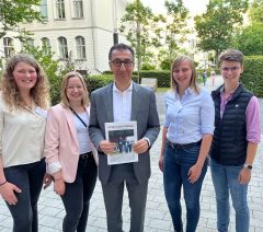 Von Links Nach Rechts Fenner Gödeker, Katja Kase, Cam Özdemir, Sandra Hartenstein, Laura Katzke Von Links Nach Rechts Fenner Gödeker, Katja Kase, Cam Özdemir, Sandra Hartenstein, Laura Katzke