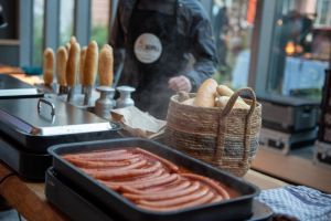 (c)Dorothee Warder, BRS: ein Hotdog geht immer (c)Dorothee Warder, BRS: ein Hotdog geht immer