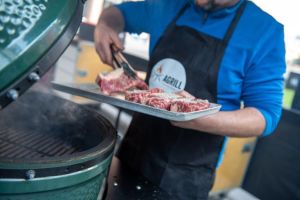 (c)Dorothee Warder (BRS): Der Grillbär Oli legt persönlich auf (c)Dorothee Warder (BRS): Der Grillbär Oli legt persönlich auf